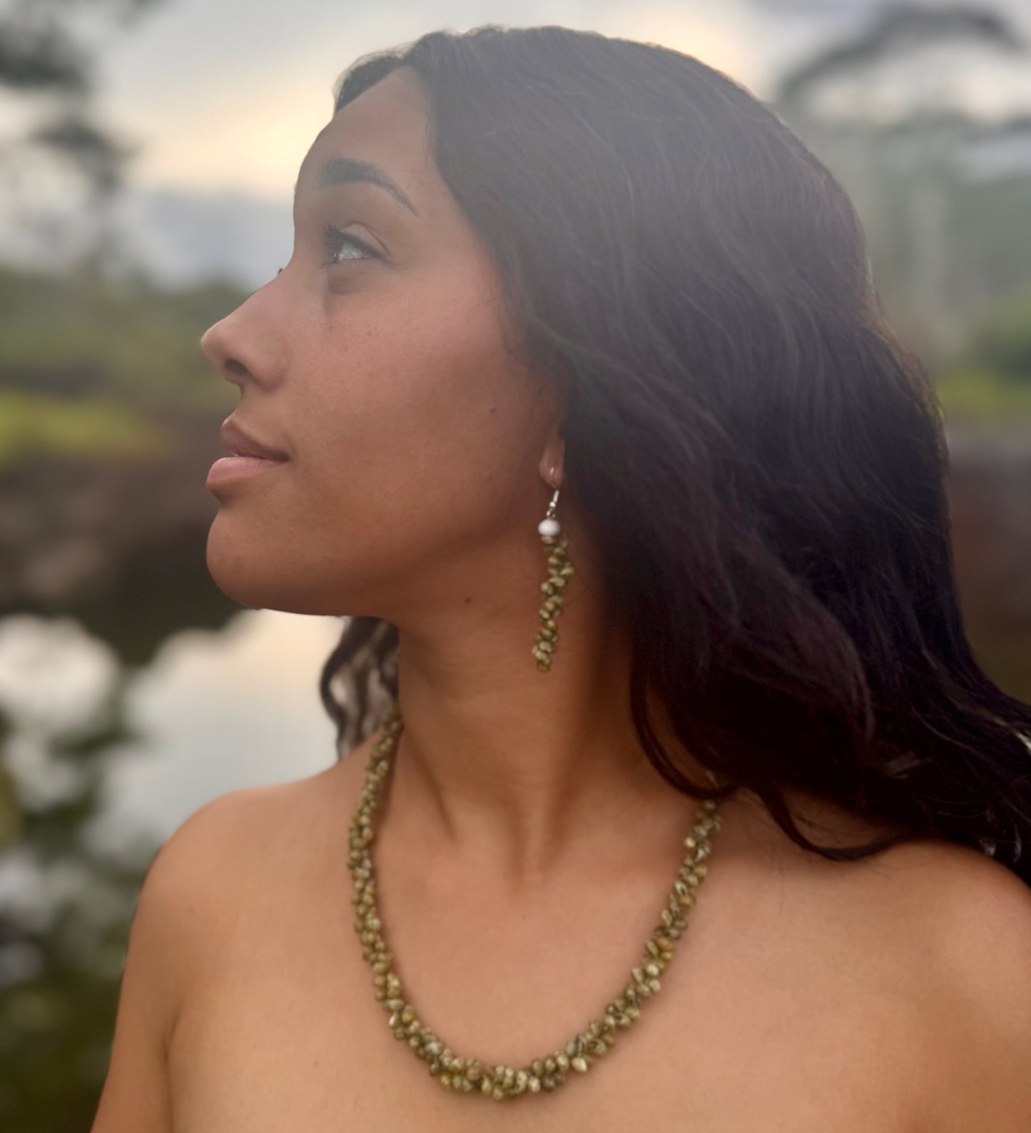 Maile Pāpale Shell Lei