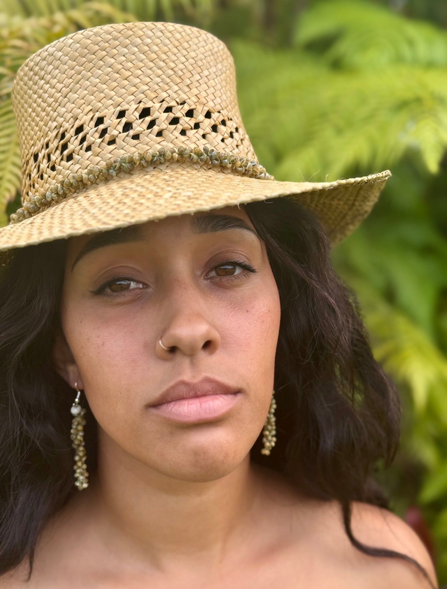 Maile Pāpale Shell Lei