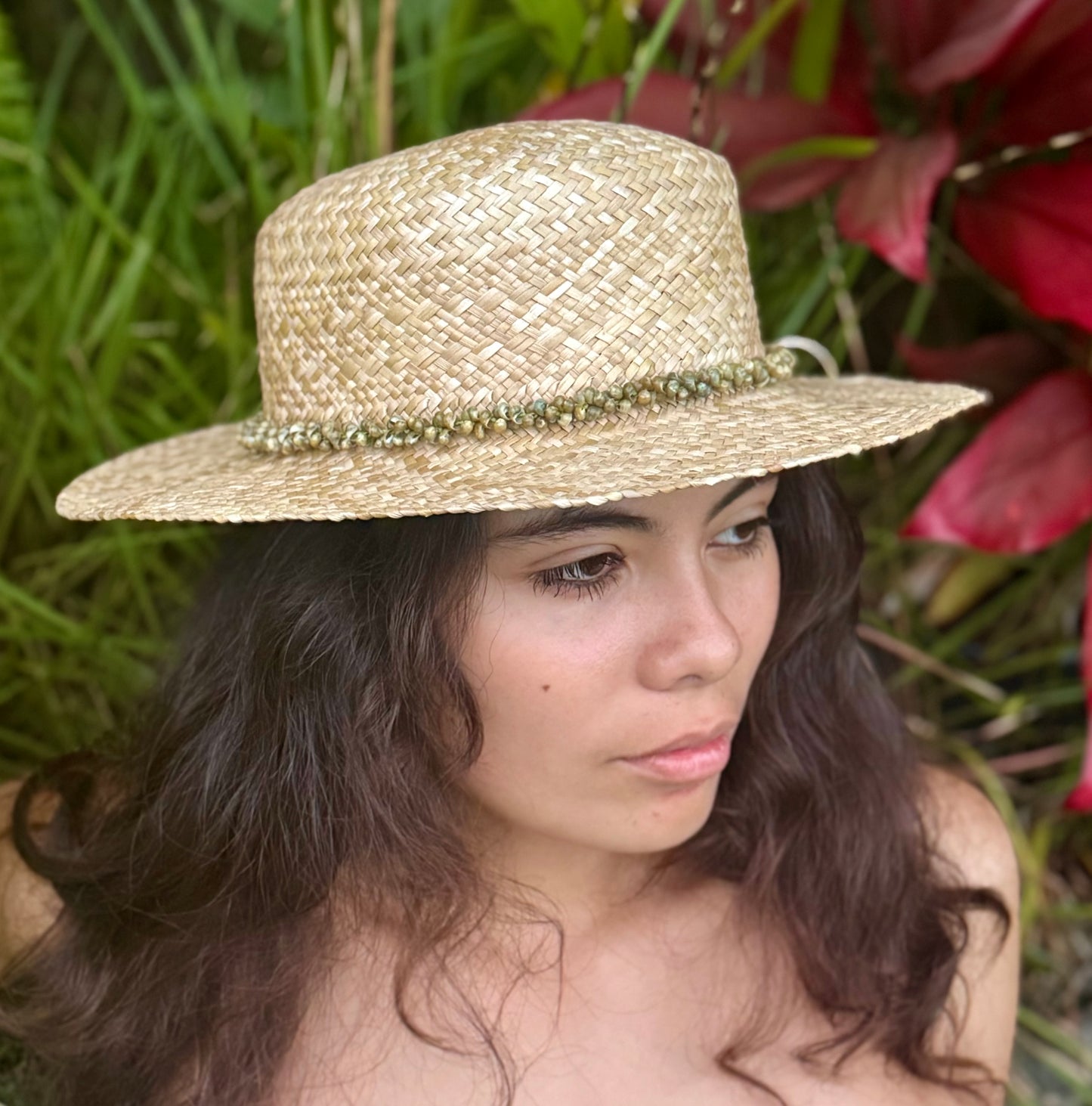 Maile Pāpale Shell Lei